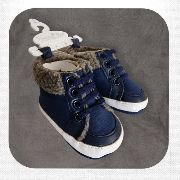 Rising Star Other - 🆕️ Blue Sherpa Sneakers, Kid's 1 [NWT!]